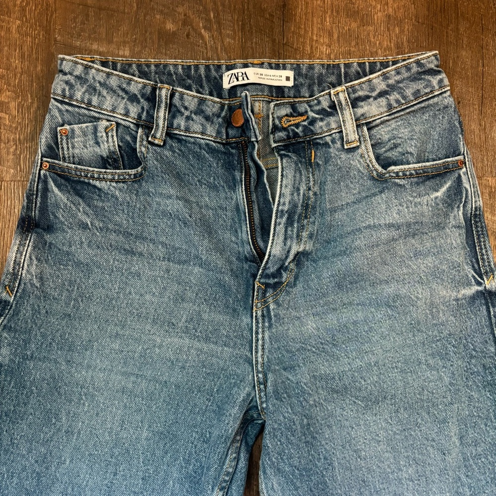 Zara. Jeans. Woman. Size 4.